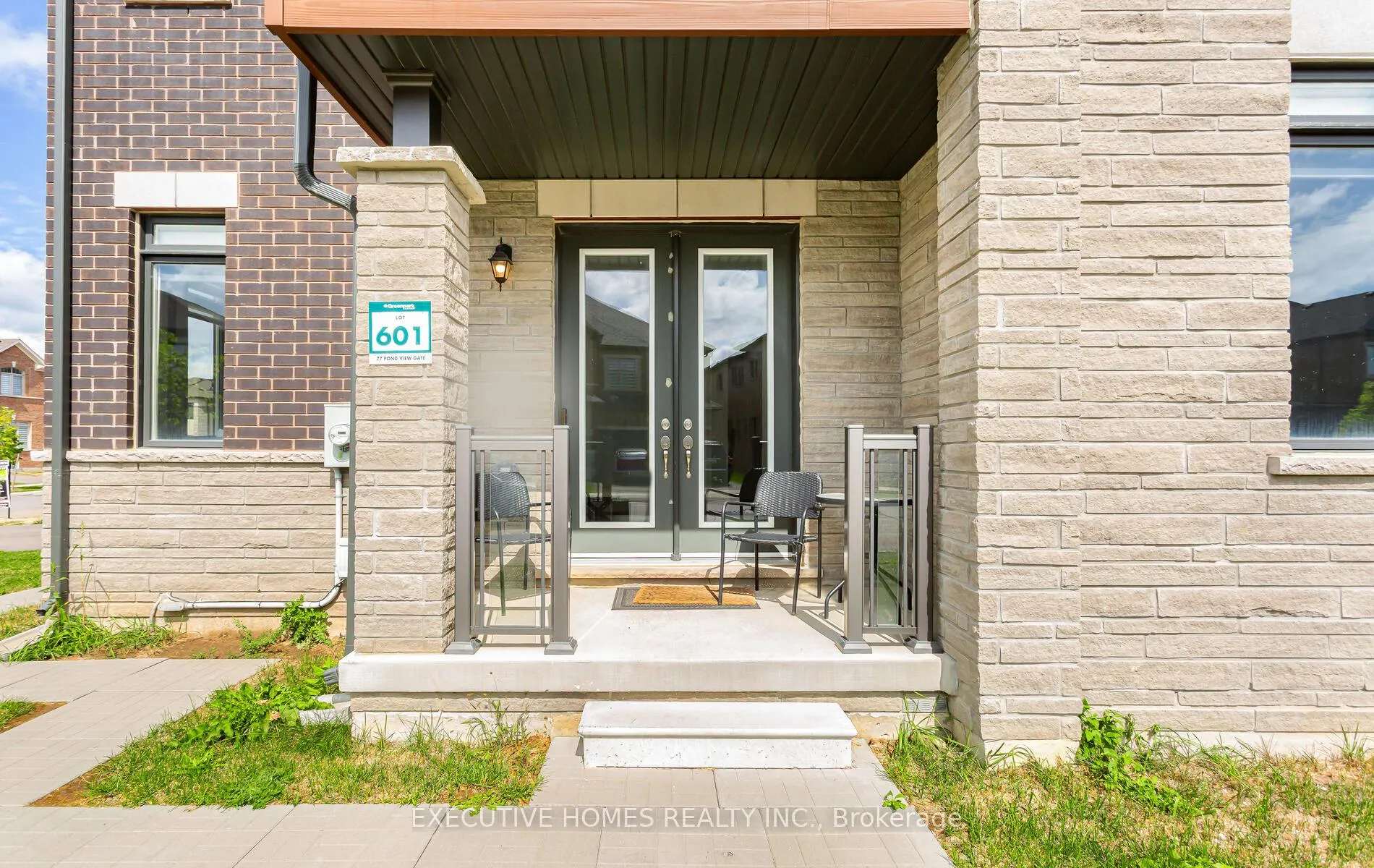 Photo 4 of 77 Pond View Gate, Hamilton, Waterdown — HOMEH