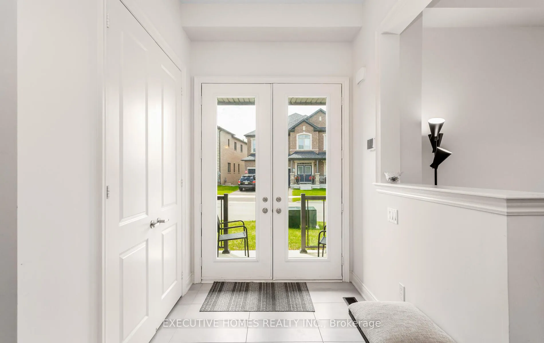 Photo 5 of 77 Pond View Gate, Hamilton, Waterdown — HOMEH