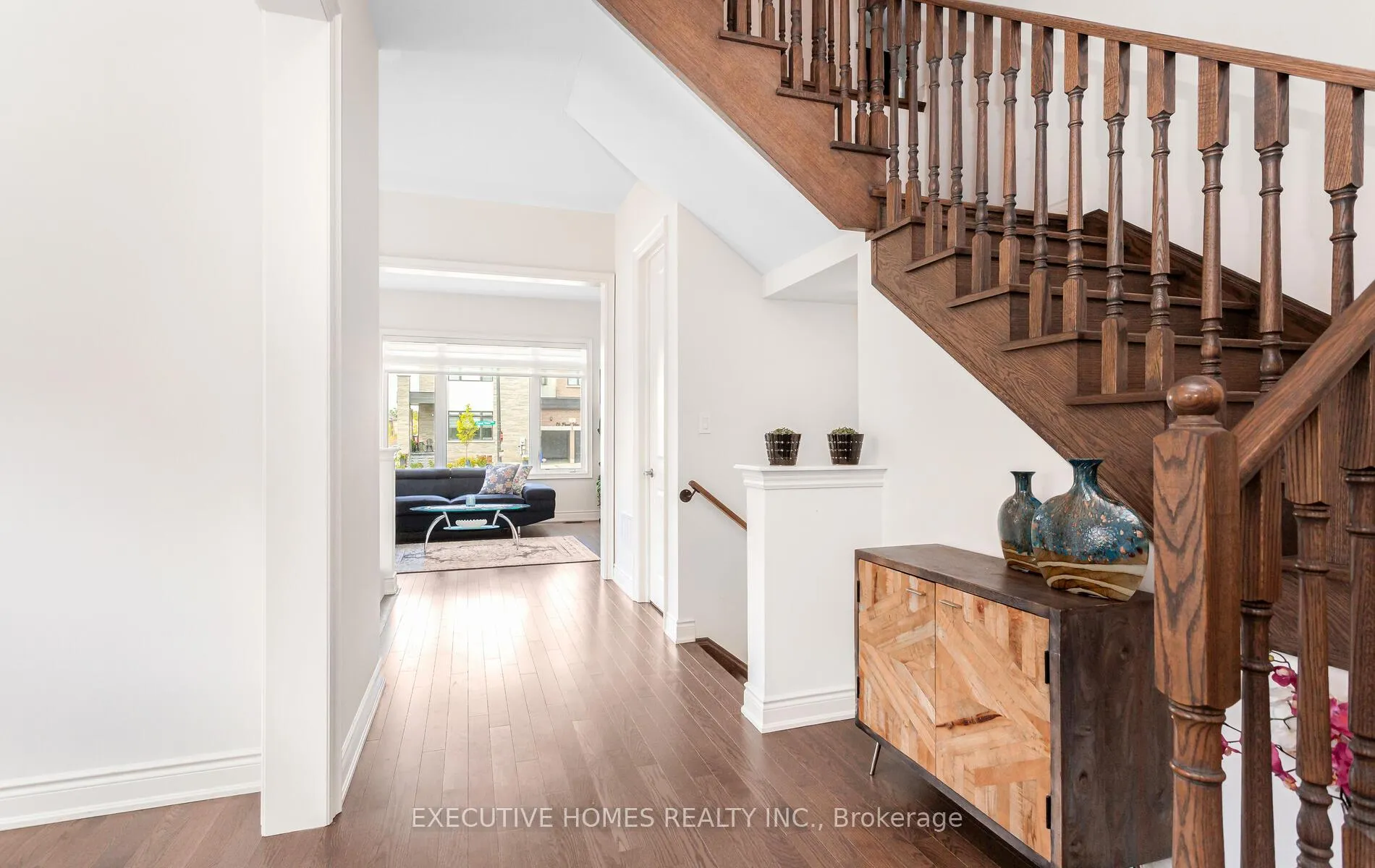 Photo 10 of 77 Pond View Gate, Hamilton, Waterdown — HOMEH