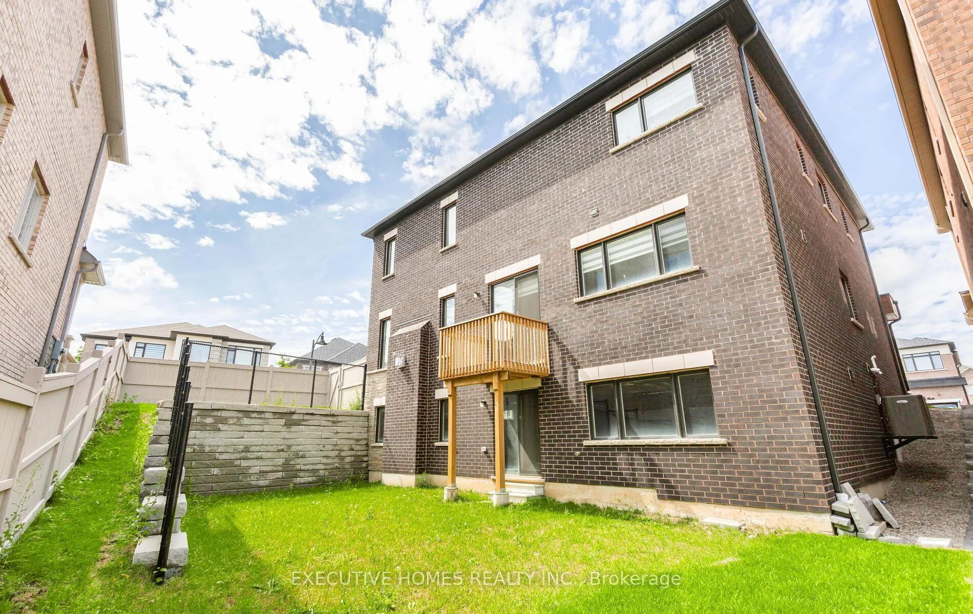 Photo 43 of 77 Pond View Gate, Hamilton, Waterdown — HOMEH