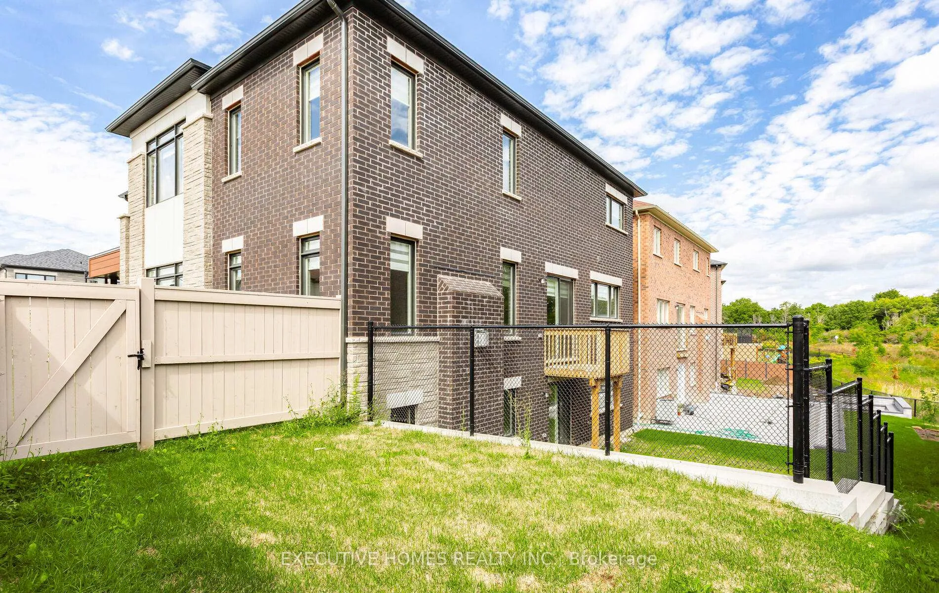 Photo 44 of 77 Pond View Gate, Hamilton, Waterdown — HOMEH