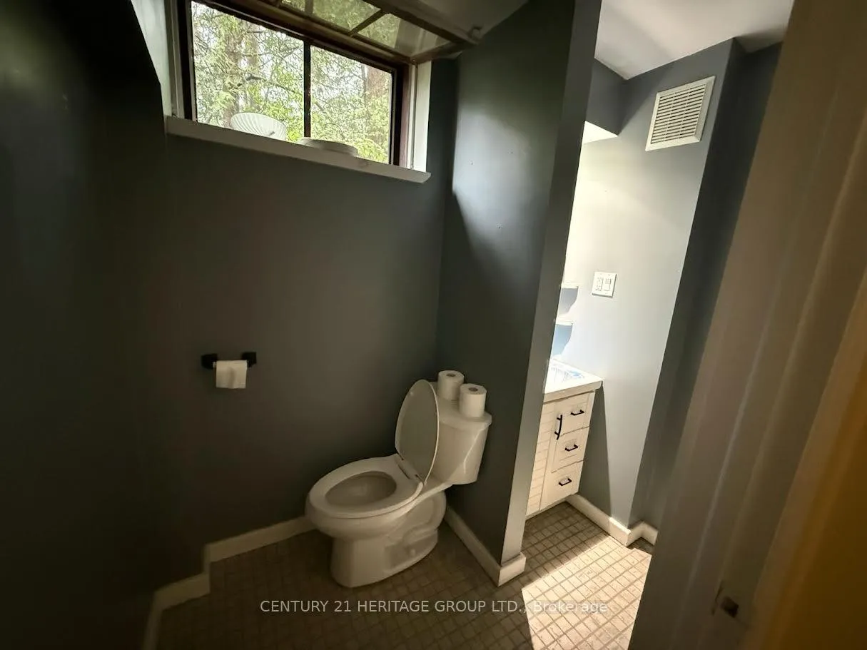 Photo 5 of Unit Bsmt, 927 Srigley Street, Newmarket, Gorham-College Manor — HOMEH