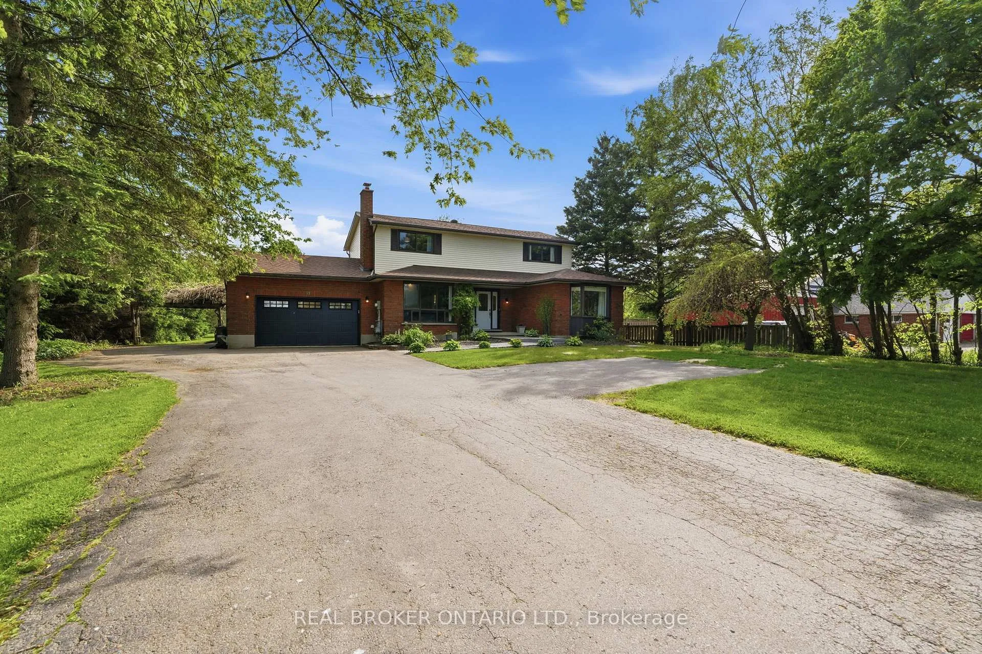 Photo 4 of 9717 Dickenson Road W, Hamilton, Mount Hope — HOMEH