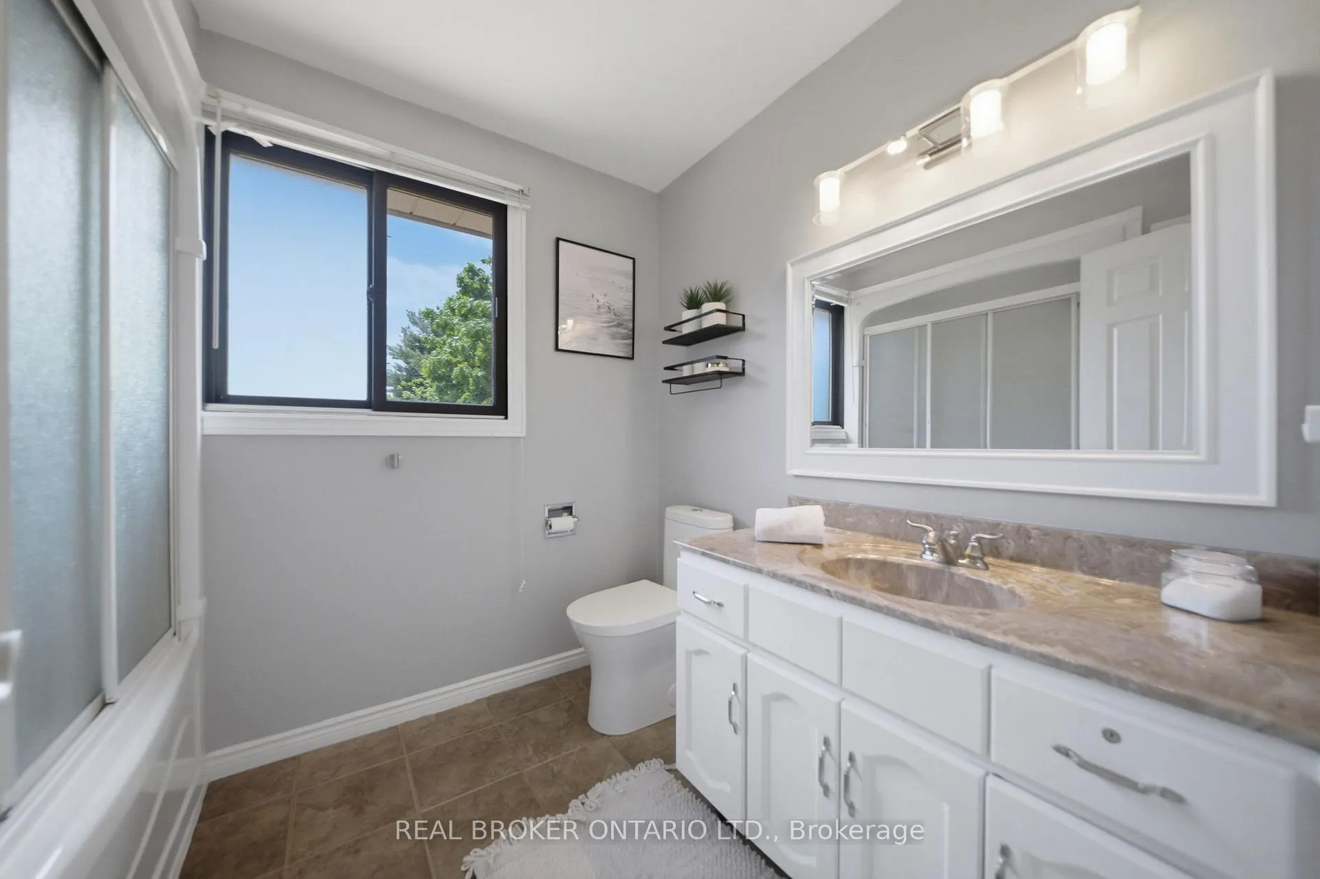Photo 33 of 9717 Dickenson Road W, Hamilton, Mount Hope — HOMEH