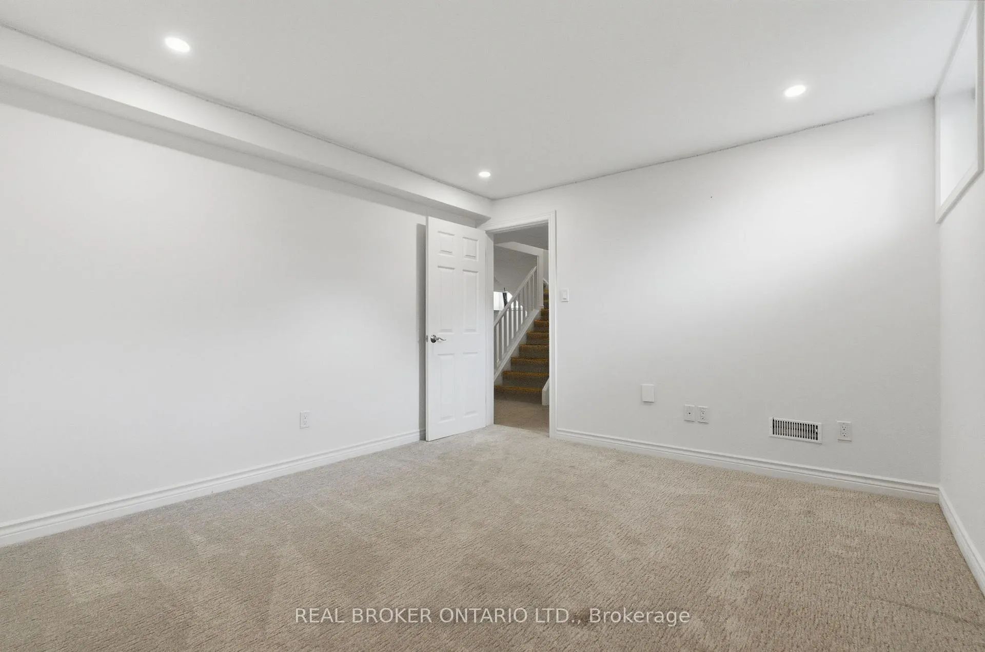 Photo 39 of 9717 Dickenson Road W, Hamilton, Mount Hope — HOMEH