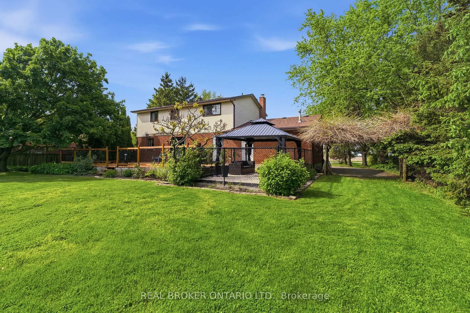 Photo 42 of 9717 Dickenson Road W, Hamilton, Mount Hope — HOMEH