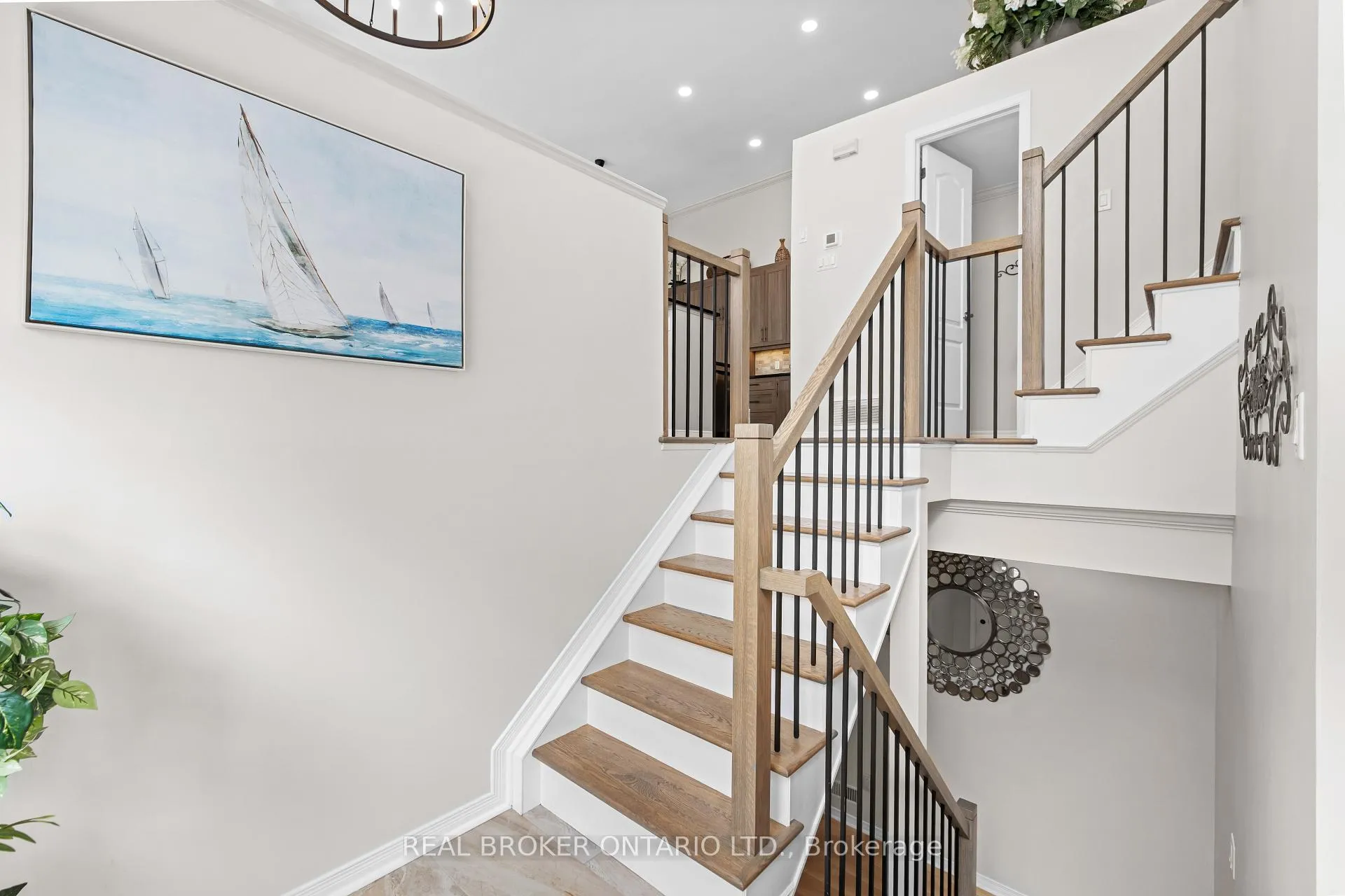 Photo 8 of 124 Macassa Circle, Ottawa, Kanata - Kanata Lakes/Heritage Hills — HOMEH