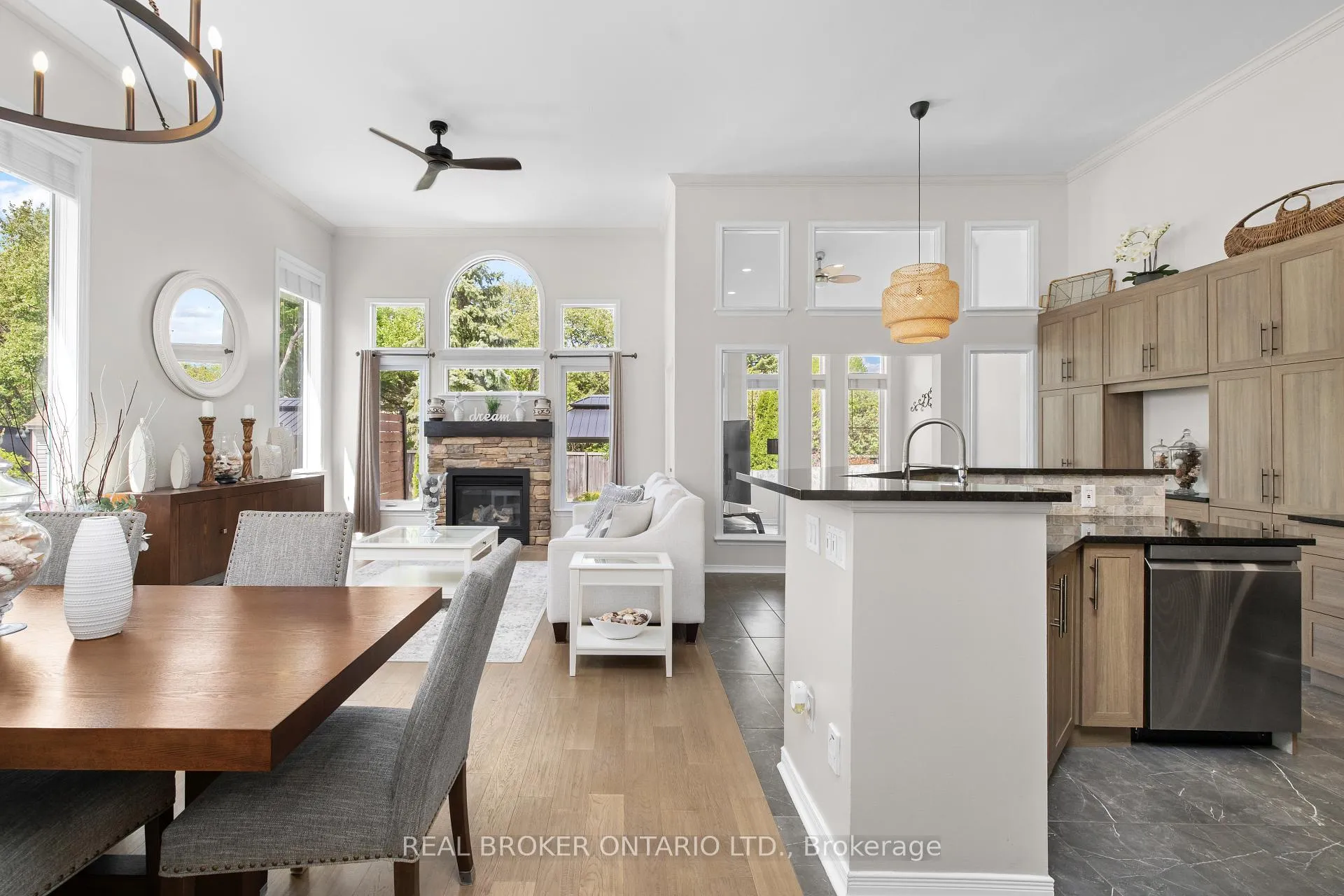 Photo 9 of 124 Macassa Circle, Ottawa, Kanata - Kanata Lakes/Heritage Hills — HOMEH