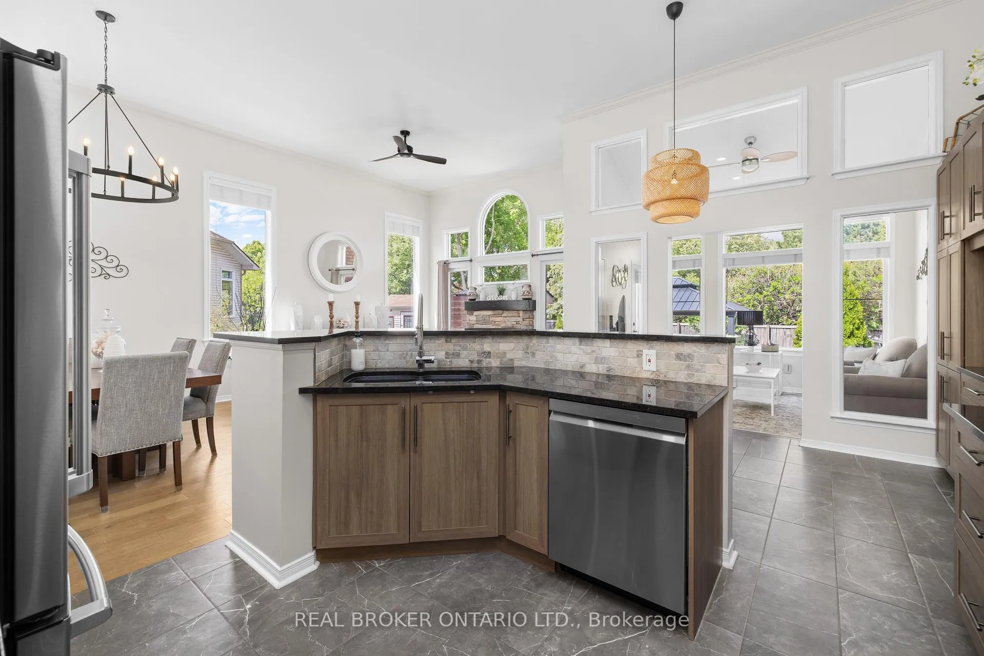 Photo 23 of 124 Macassa Circle, Ottawa, Kanata - Kanata Lakes/Heritage Hills — HOMEH