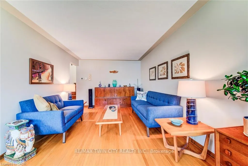 Photo 18 of 18 Queenston Crescent, Kitchener — HOMEH