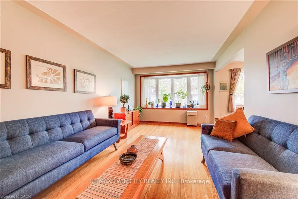 Photo 19 of 18 Queenston Crescent, Kitchener — HOMEH