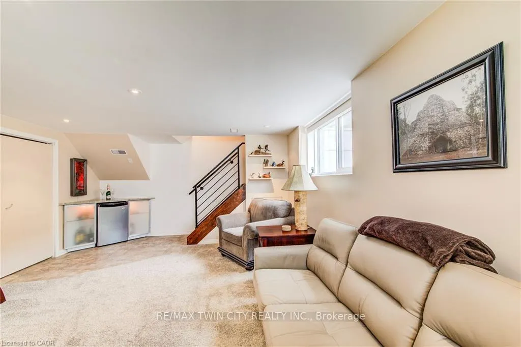 Photo 29 of 18 Queenston Crescent, Kitchener — HOMEH