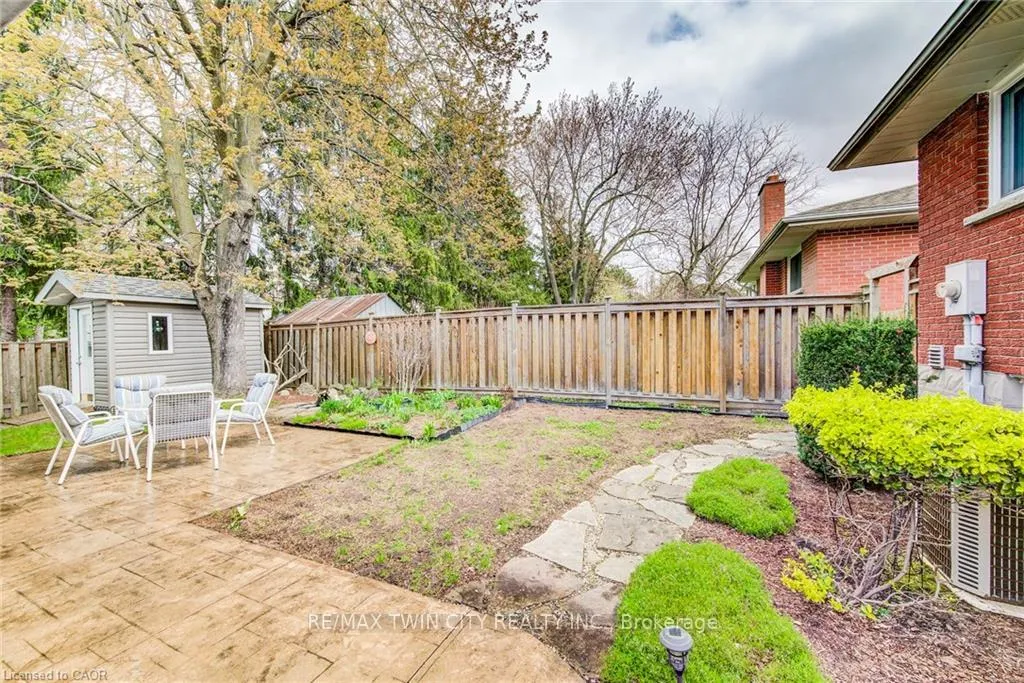 Photo 31 of 18 Queenston Crescent, Kitchener — HOMEH