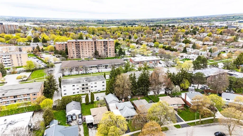 Photo 39 of 18 Queenston Crescent, Kitchener — HOMEH
