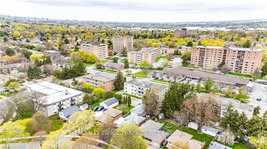 Photo 40 of 18 Queenston Crescent, Kitchener — HOMEH