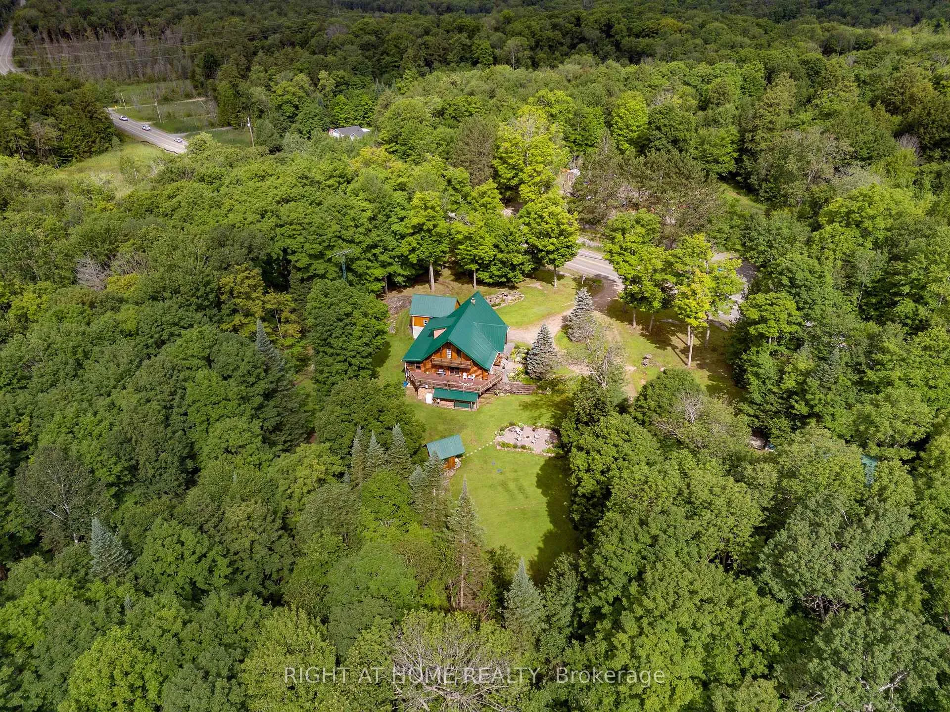Photo 1 of 1696 Highway 118 E, Bracebridge, Draper — HOMEH
