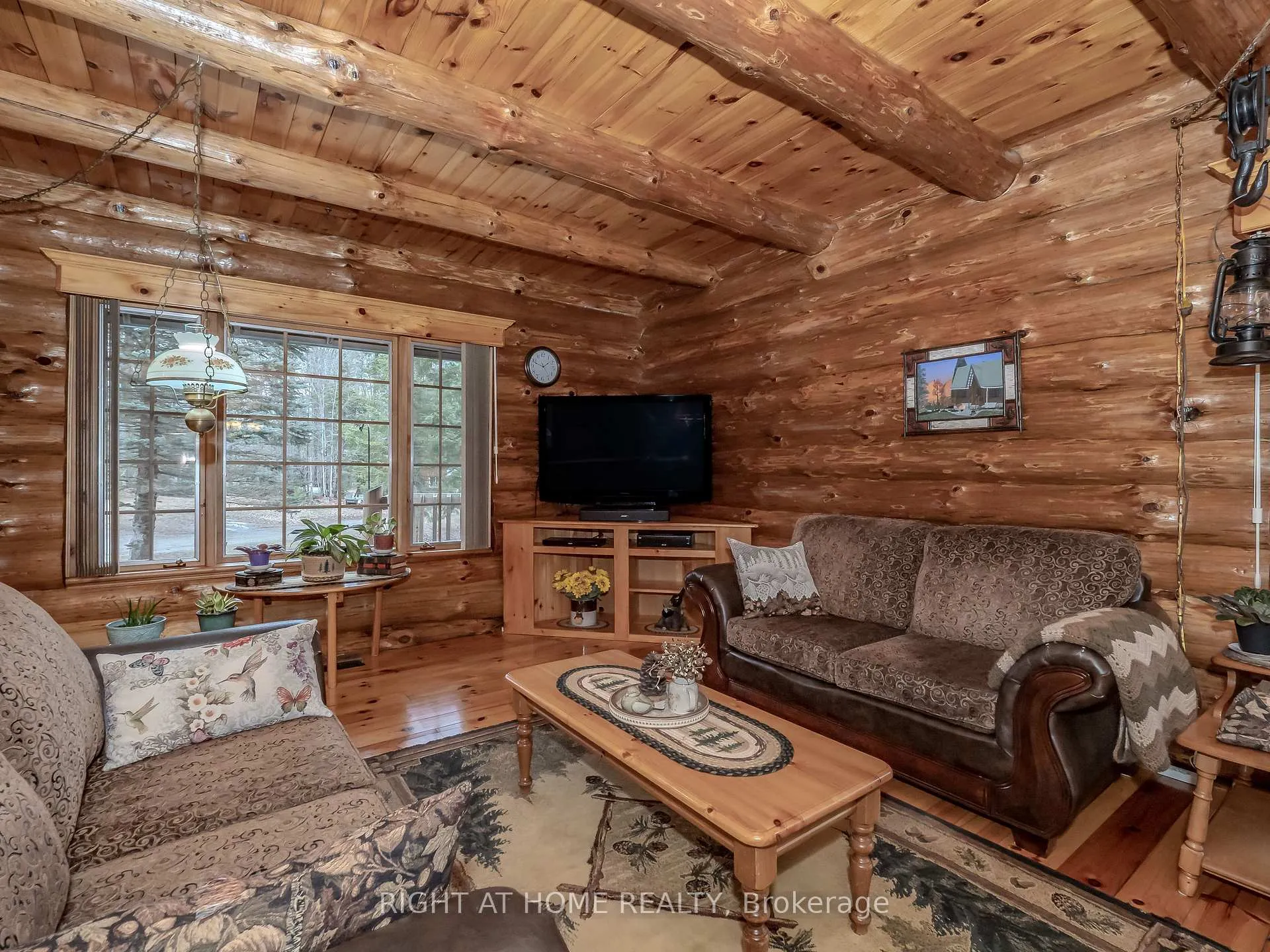 Photo 7 of 1696 Highway 118 E, Bracebridge, Draper — HOMEH