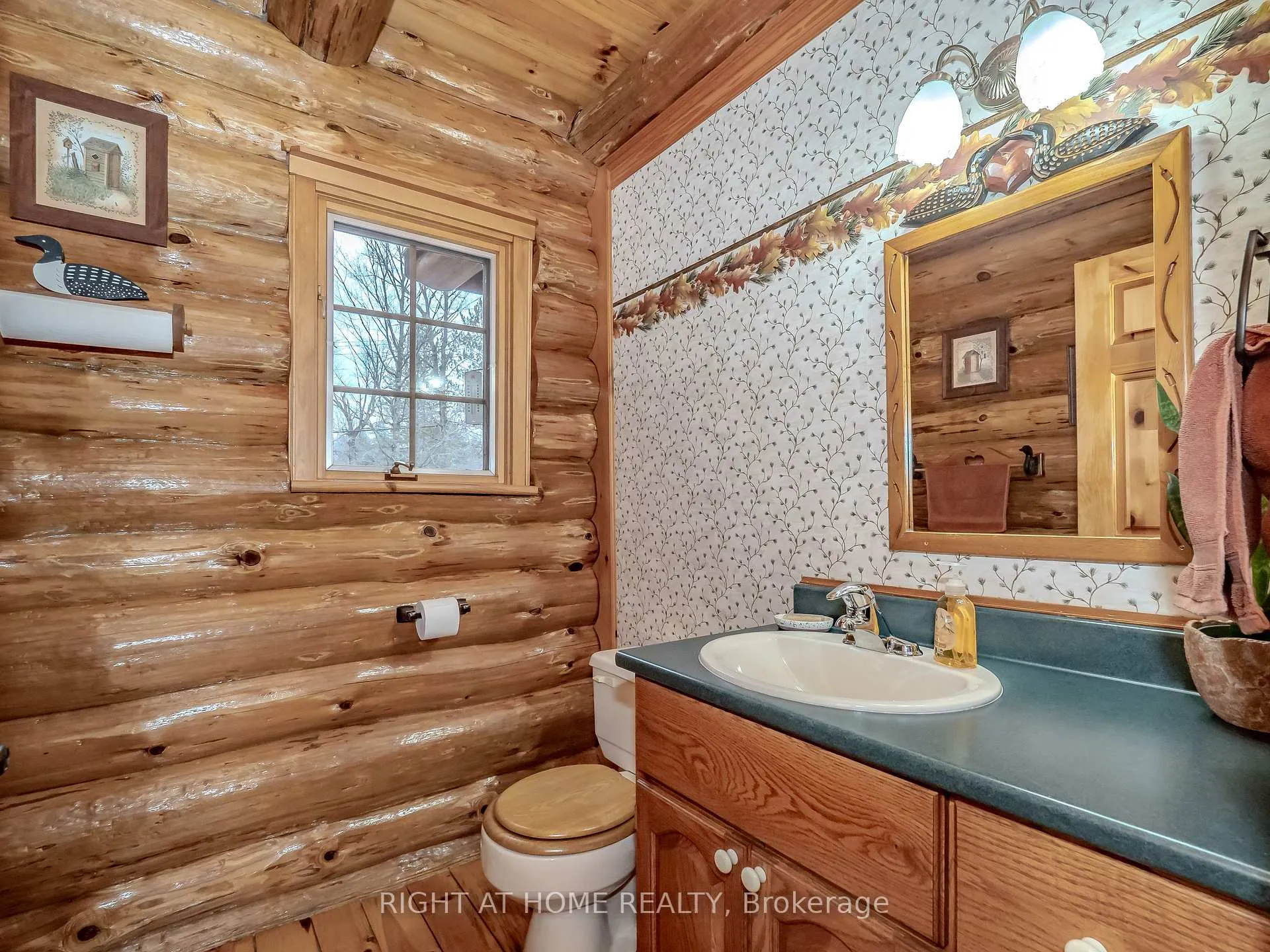 Photo 14 of 1696 Highway 118 E, Bracebridge, Draper — HOMEH
