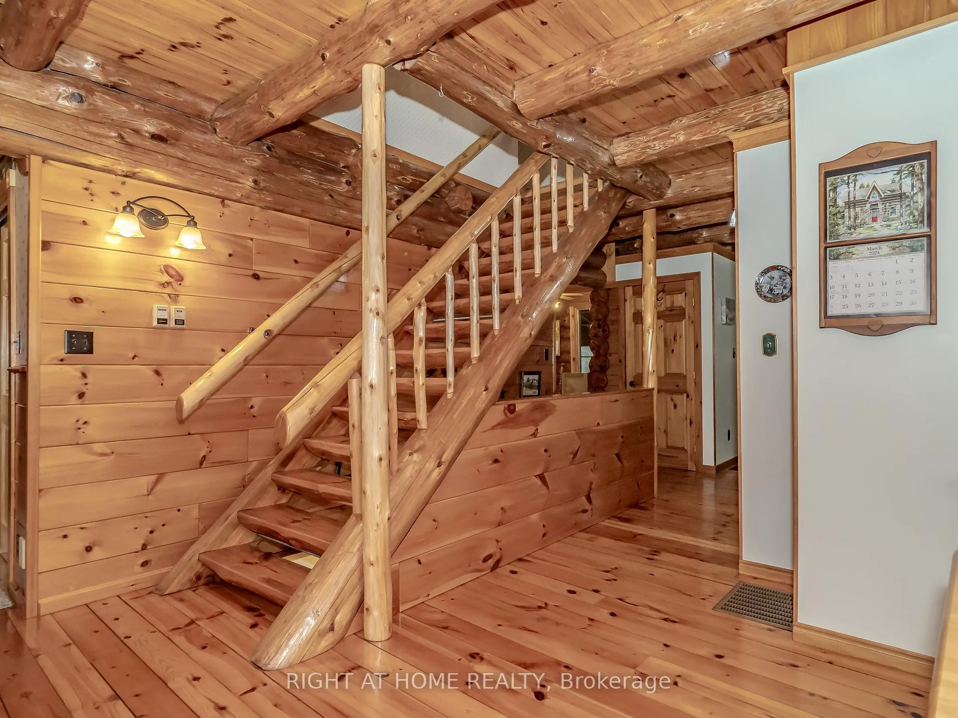 Photo 15 of 1696 Highway 118 E, Bracebridge, Draper — HOMEH