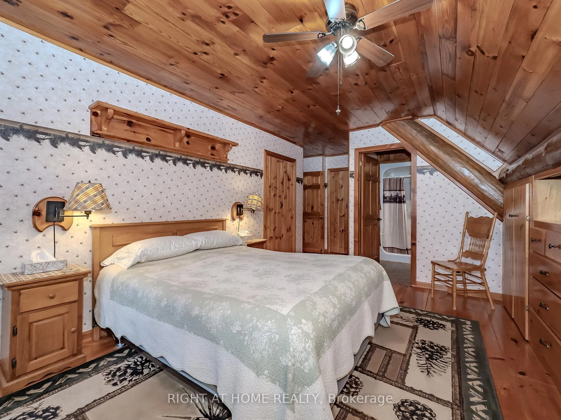 Photo 17 of 1696 Highway 118 E, Bracebridge, Draper — HOMEH