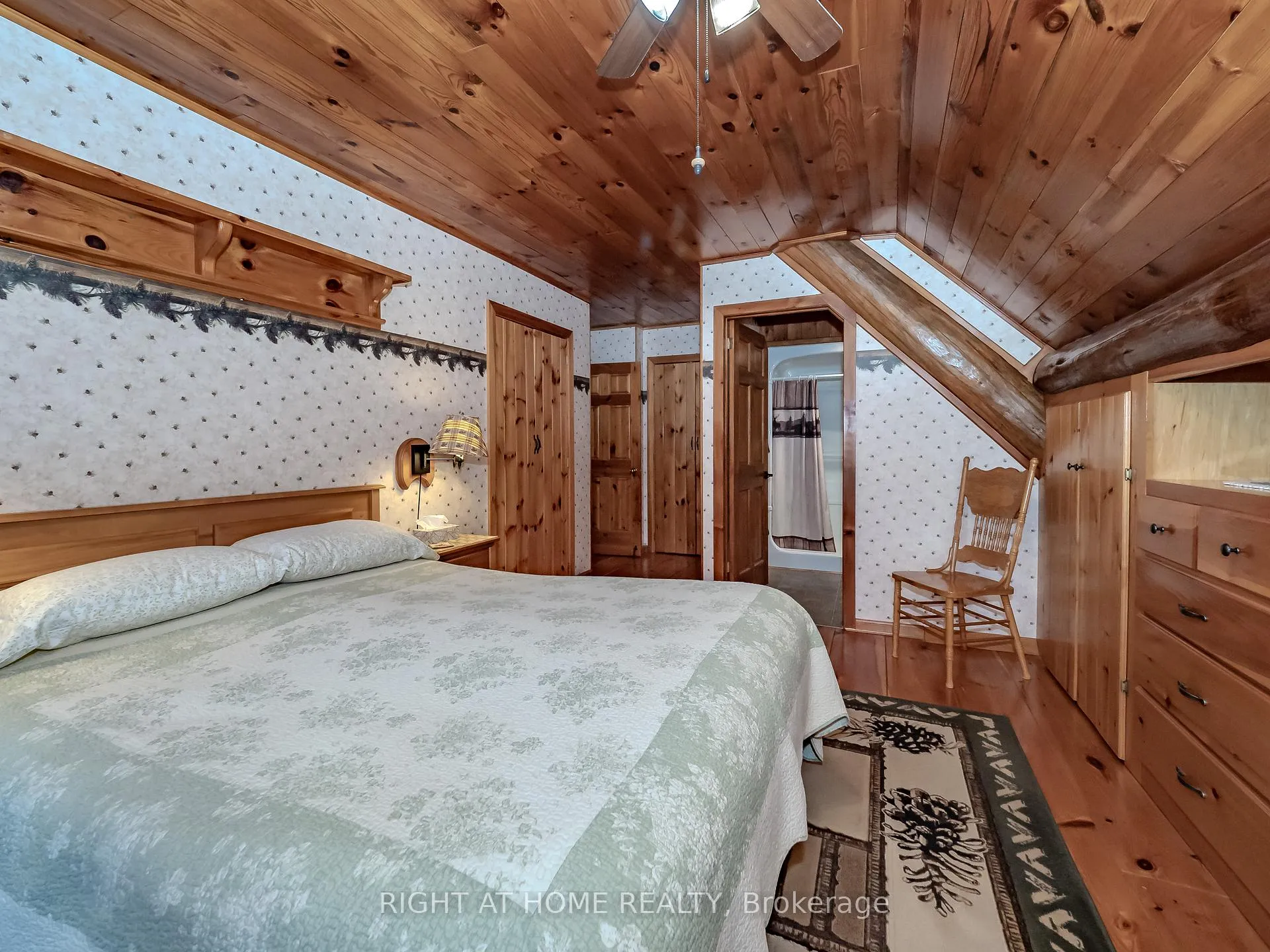Photo 21 of 1696 Highway 118 E, Bracebridge, Draper — HOMEH