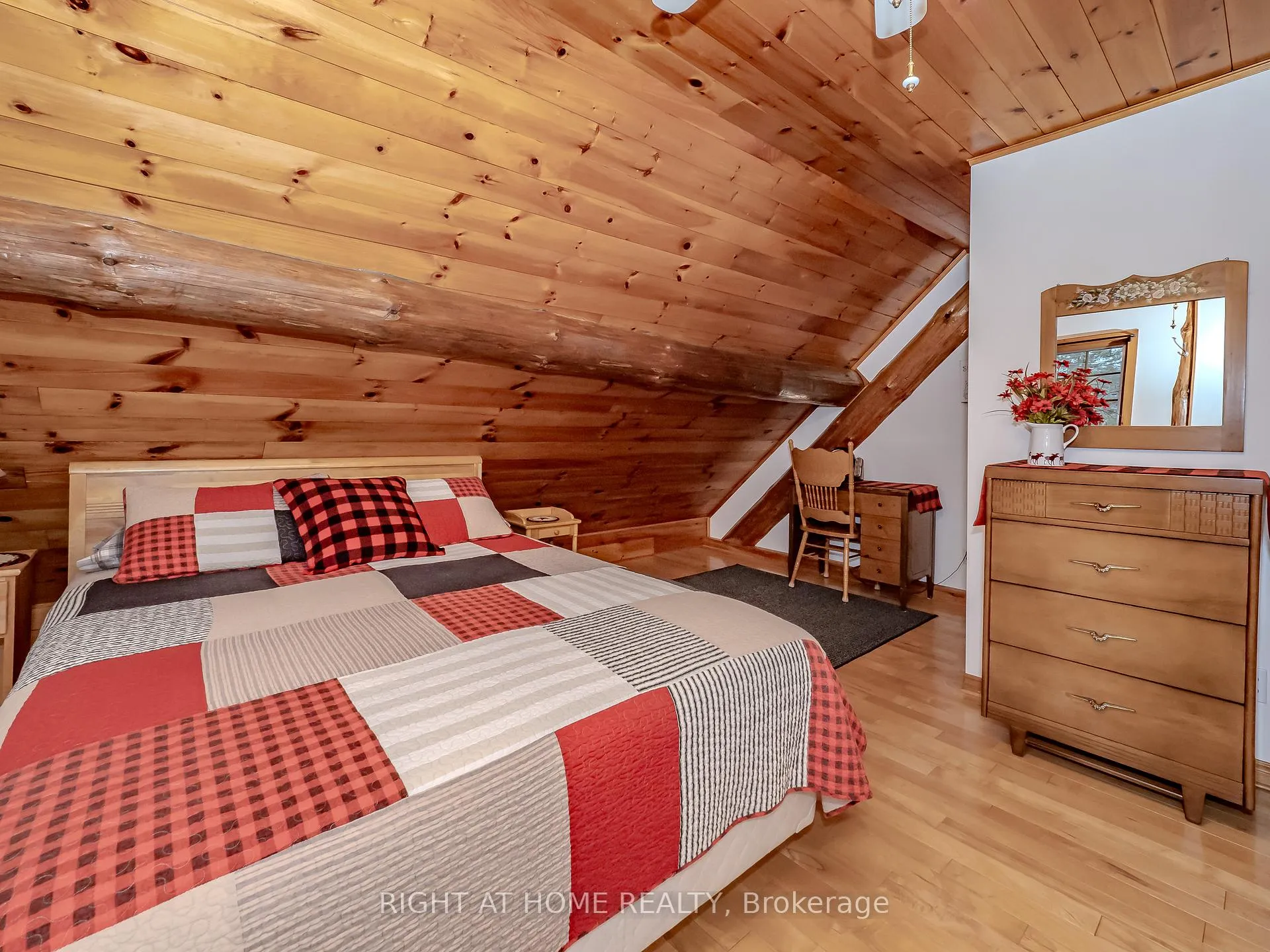Photo 27 of 1696 Highway 118 E, Bracebridge, Draper — HOMEH