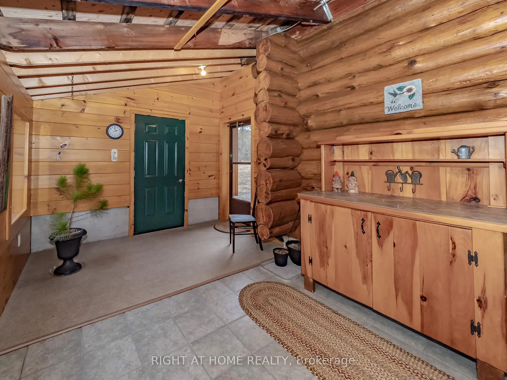 Photo 33 of 1696 Highway 118 E, Bracebridge, Draper — HOMEH