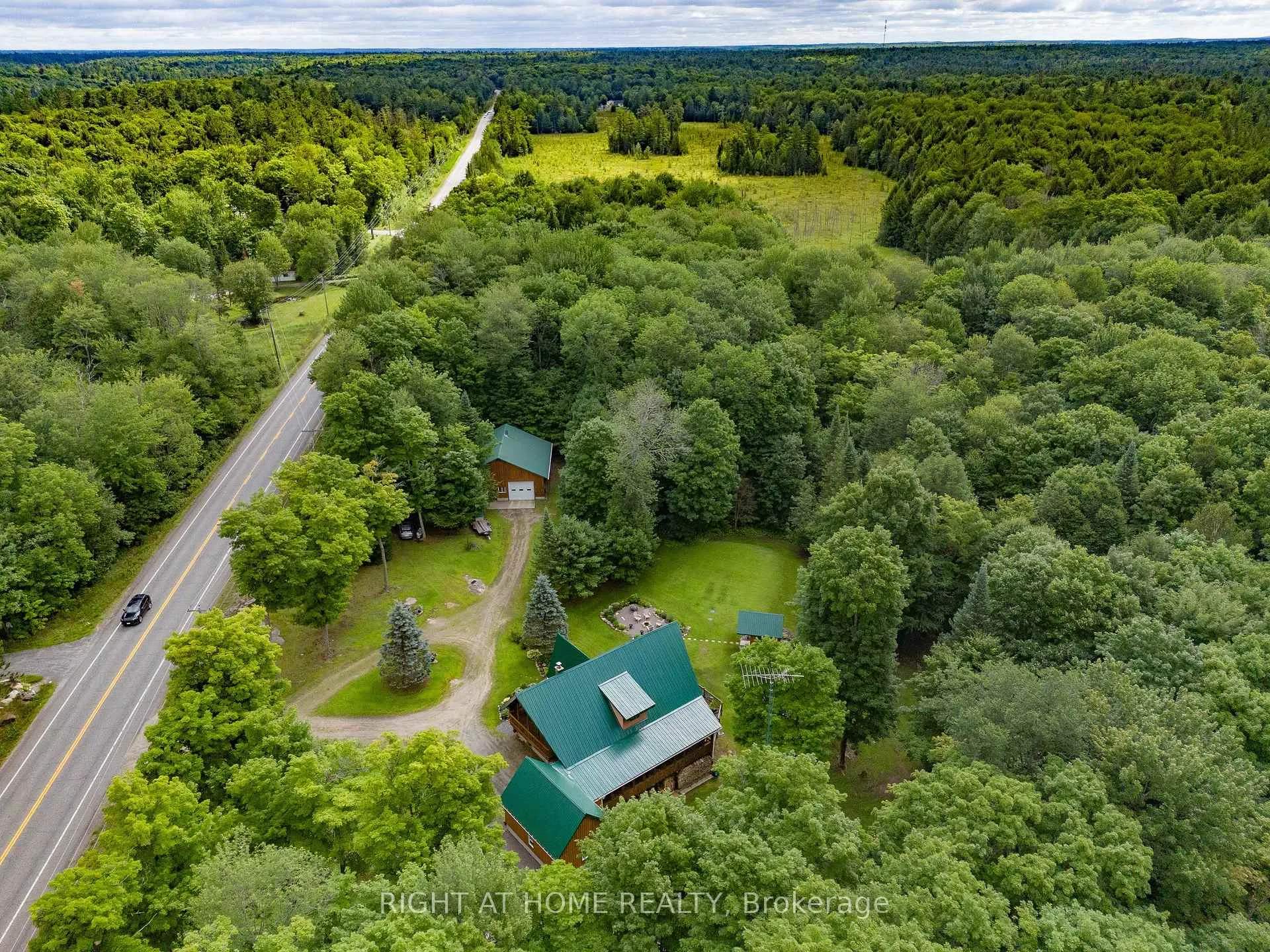 Photo 39 of 1696 Highway 118 E, Bracebridge, Draper — HOMEH