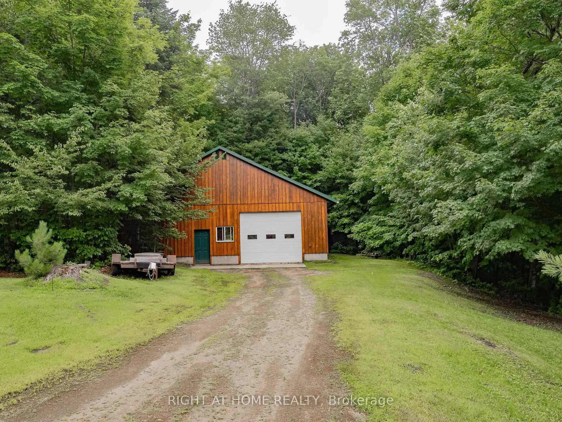 Photo 40 of 1696 Highway 118 E, Bracebridge, Draper — HOMEH