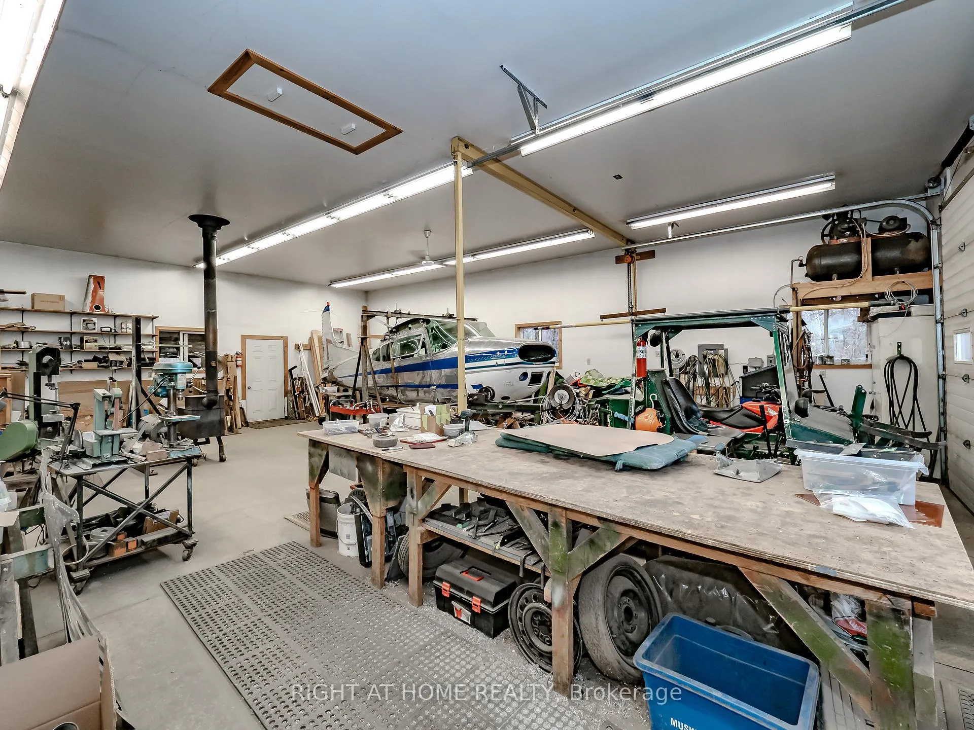 Photo 41 of 1696 Highway 118 E, Bracebridge, Draper — HOMEH