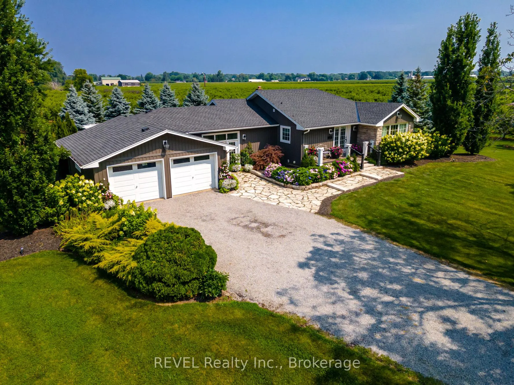 Photo 1 of 72 Hunter Road, Niagara-on-the-Lake, Town — HOMEH