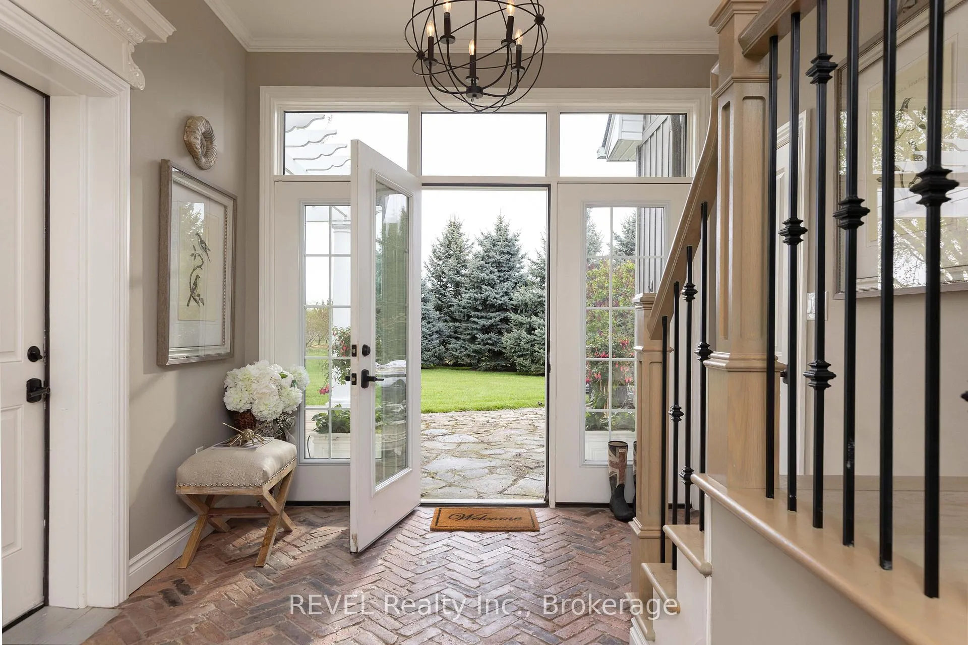 Photo 5 of 72 Hunter Road, Niagara-on-the-Lake, Town — HOMEH
