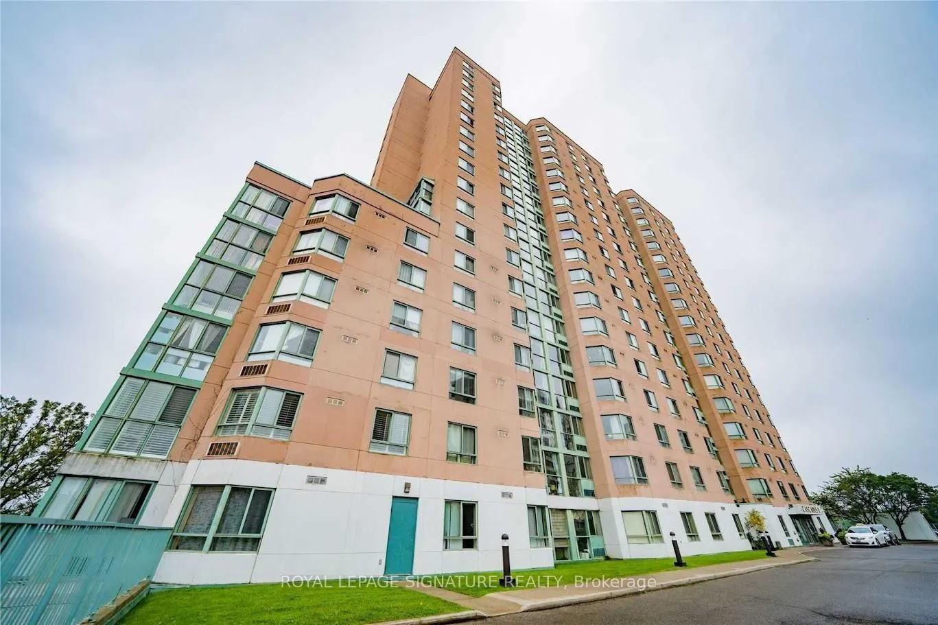 Photo 2 of Unit 213, 41 Markbrook Lane, Etobicoke, Mount Olive-Silverstone-Jamestown — HOMEH