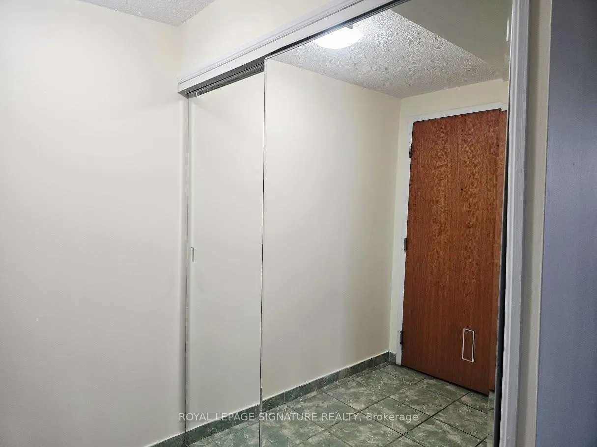 Photo 5 of Unit 213, 41 Markbrook Lane, Etobicoke, Mount Olive-Silverstone-Jamestown — HOMEH
