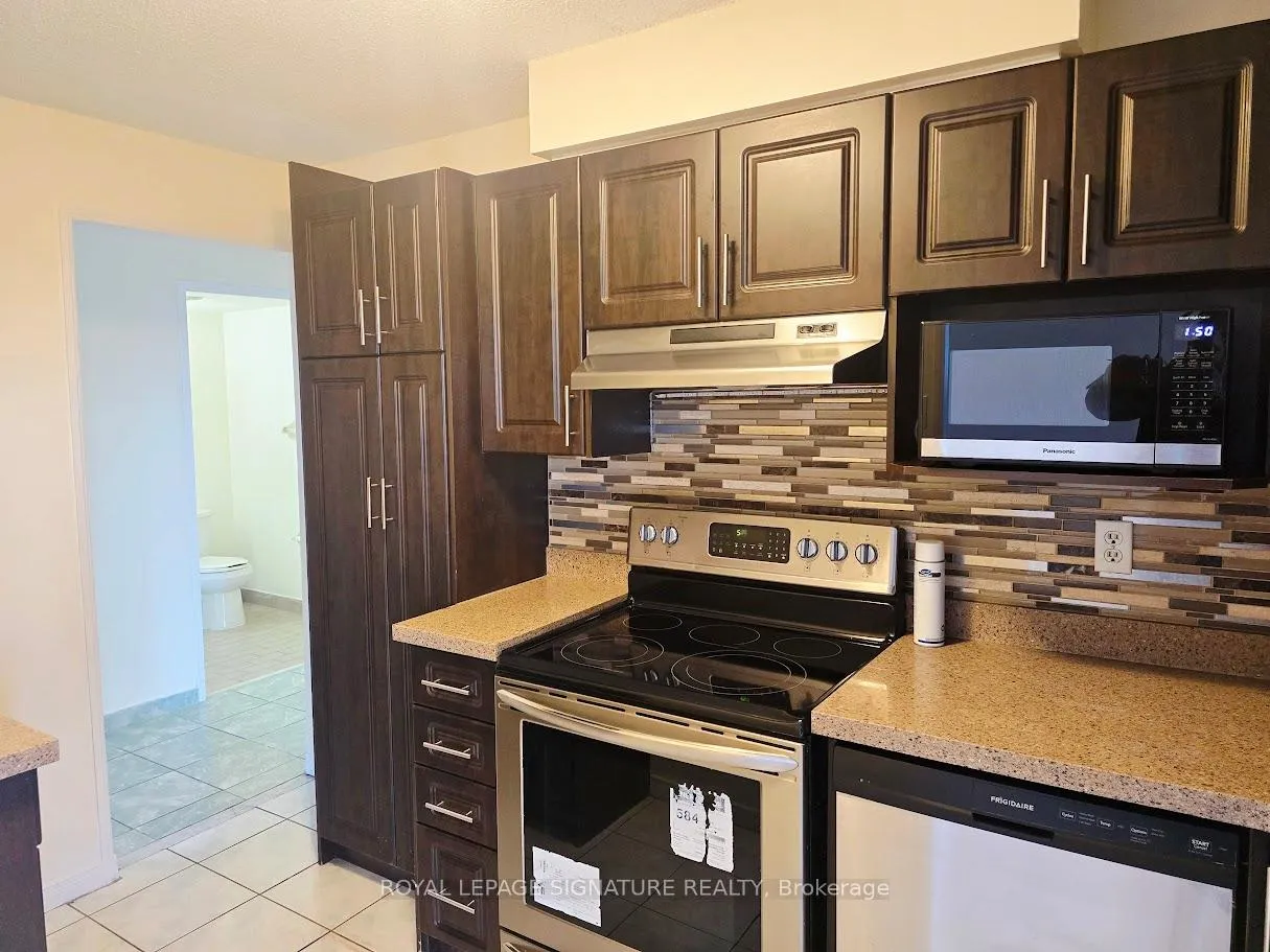 Photo 7 of Unit 213, 41 Markbrook Lane, Etobicoke, Mount Olive-Silverstone-Jamestown — HOMEH