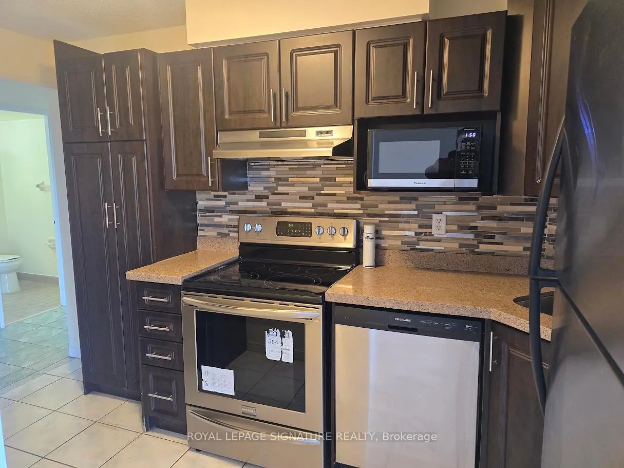 Photo 8 of Unit 213, 41 Markbrook Lane, Etobicoke, Mount Olive-Silverstone-Jamestown — HOMEH