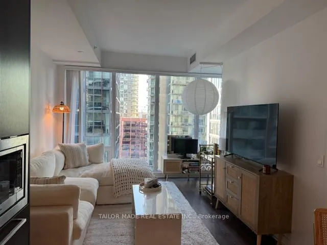 Photo 3 of Unit 1906, 115 Blue Jays Way, Toronto, Waterfront Communities — HOMEH