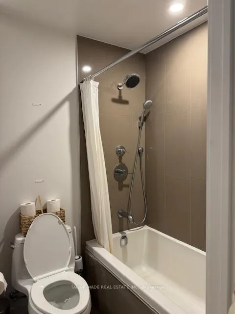 Photo 10 of Unit 1906, 115 Blue Jays Way, Toronto, Waterfront Communities — HOMEH