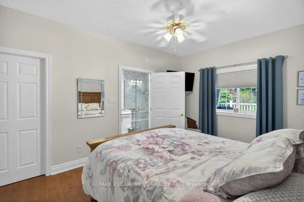 Photo 19 of 35 Pentland Road, Hamilton, Waterdown — HOMEH