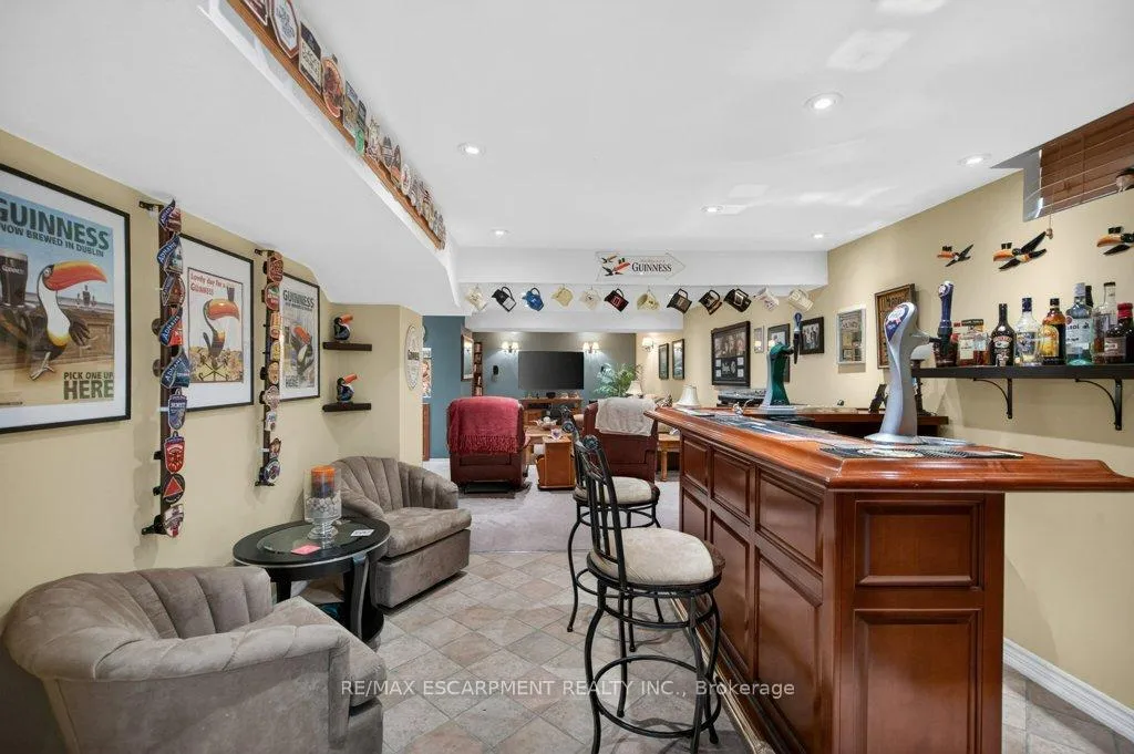 Photo 33 of 35 Pentland Road, Hamilton, Waterdown — HOMEH