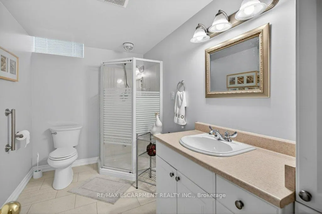 Photo 35 of 35 Pentland Road, Hamilton, Waterdown — HOMEH