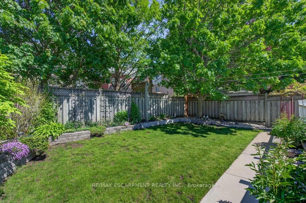 Photo 44 of 35 Pentland Road, Hamilton, Waterdown — HOMEH
