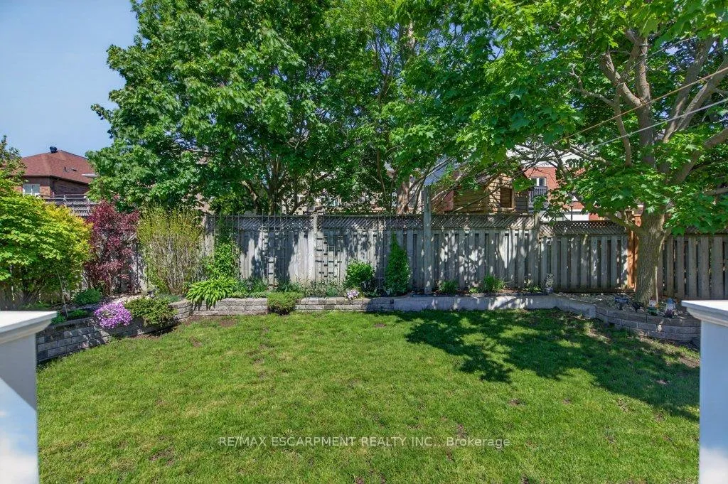 Photo 46 of 35 Pentland Road, Hamilton, Waterdown — HOMEH