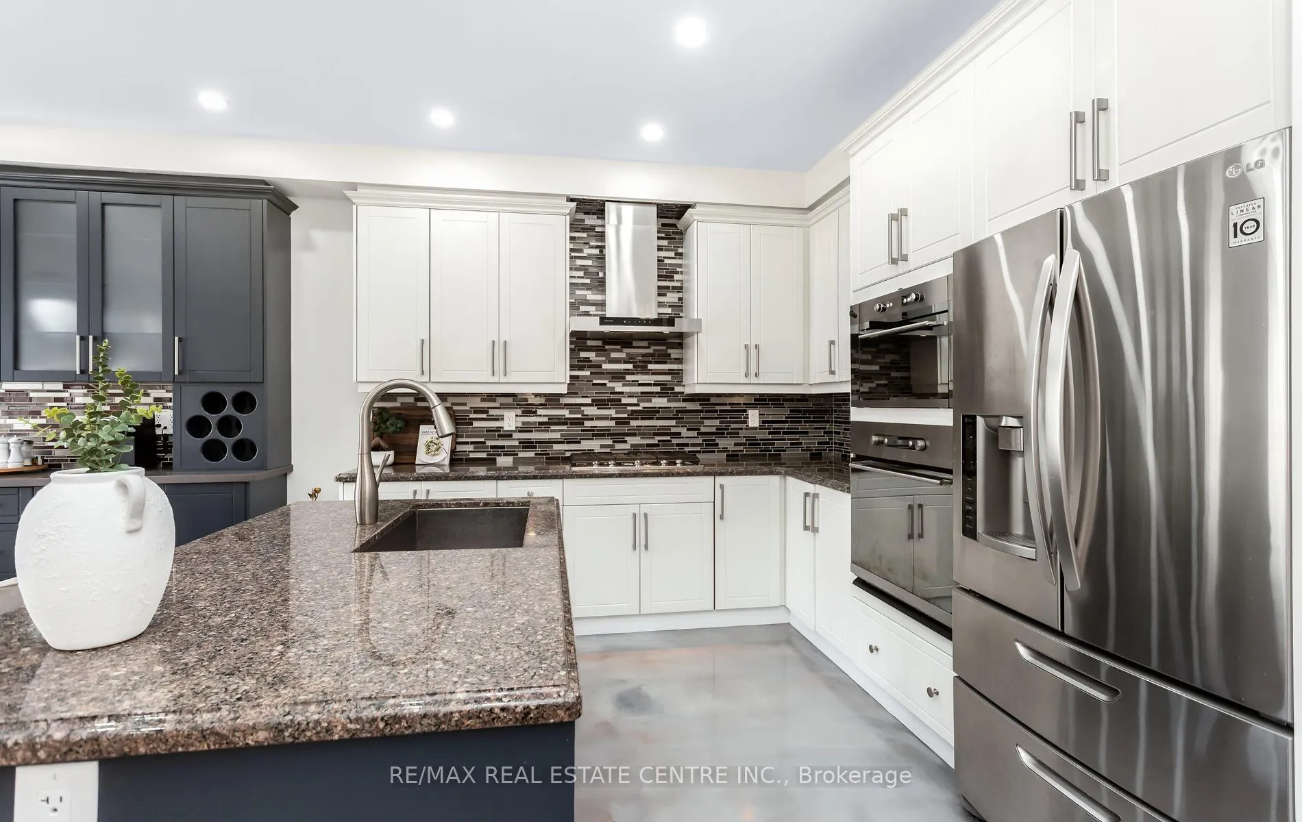 Photo 17 of 157 Niagara Trail, Halton Hills, Georgetown — HOMEH