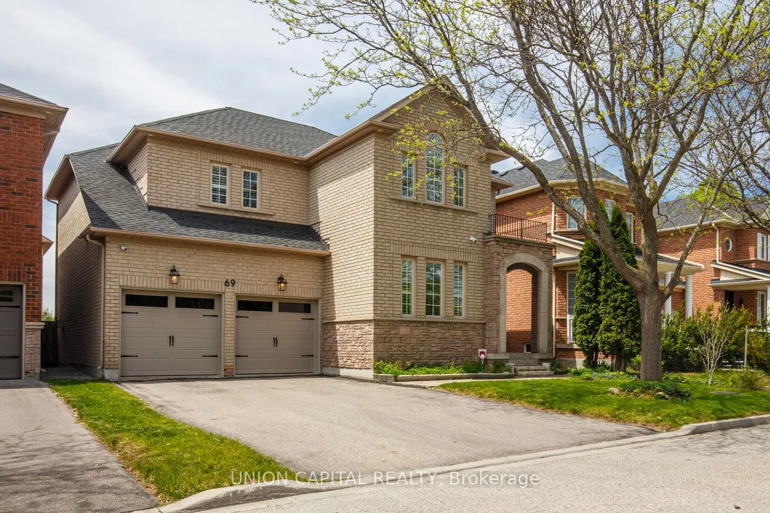Front of 69 Southbrook Crescent
