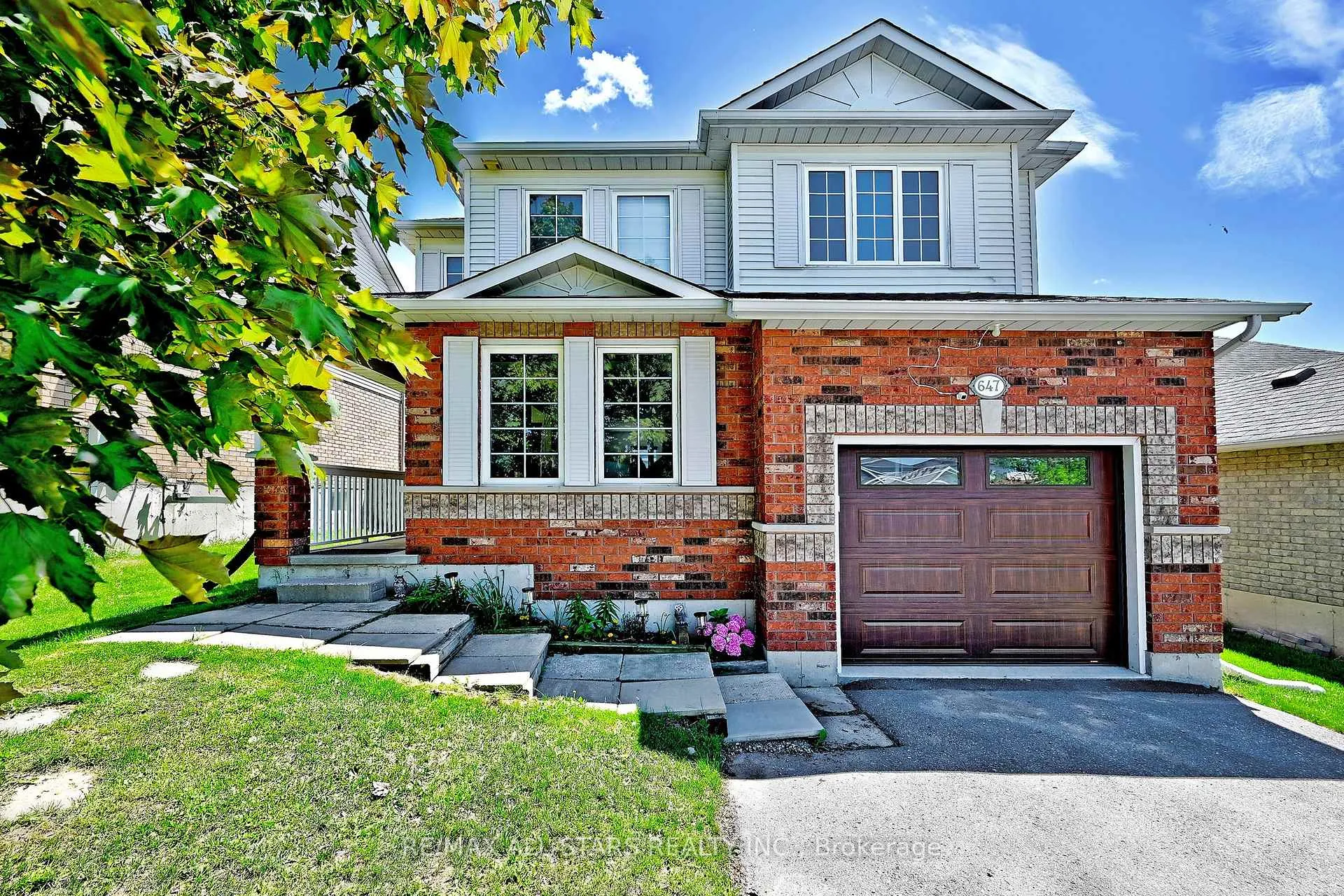 Photo 1 of 647 Trailview Drive, Peterborough, Ashburnham Ward 4 — HOMEH