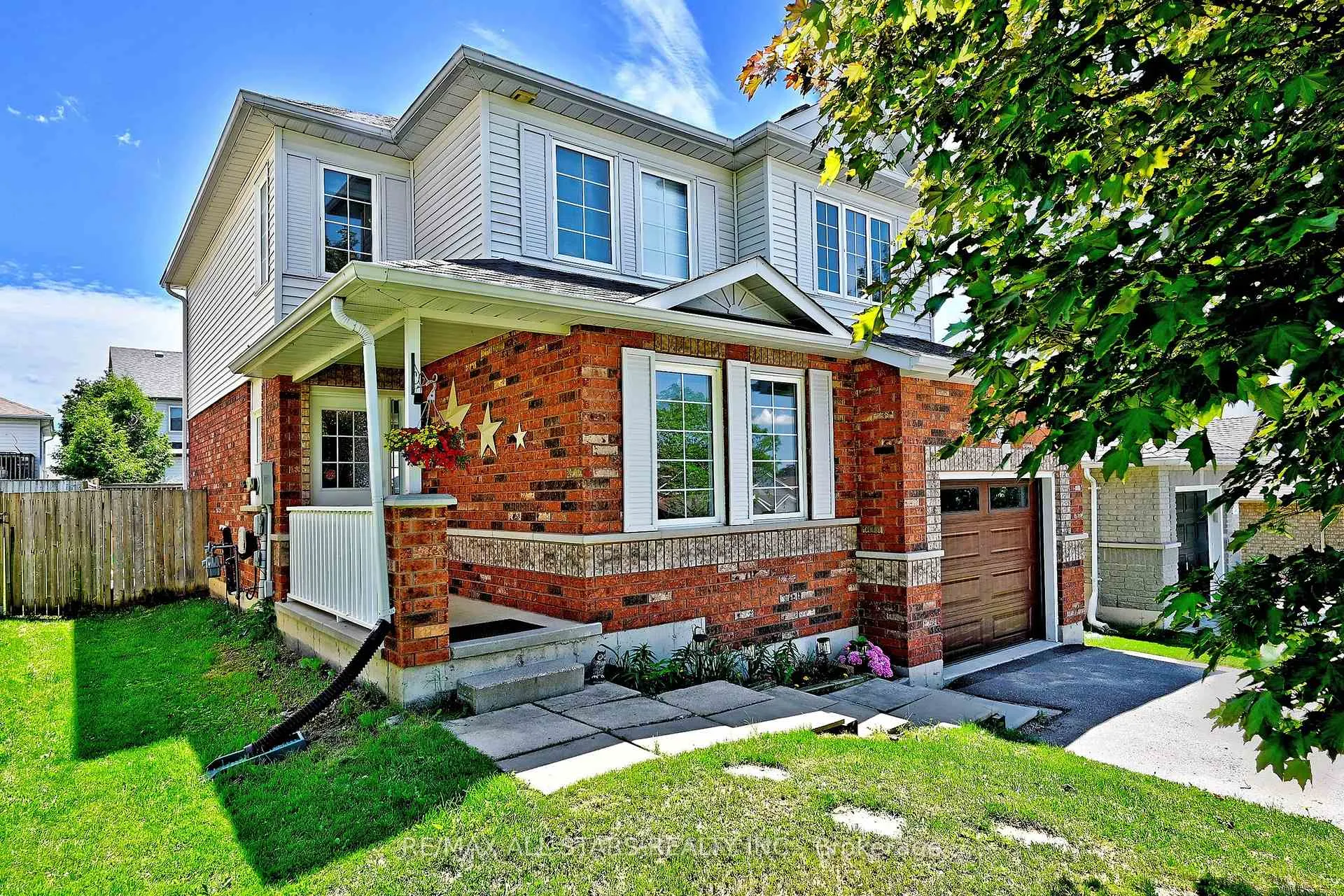 Photo 2 of 647 Trailview Drive, Peterborough, Ashburnham Ward 4 — HOMEH