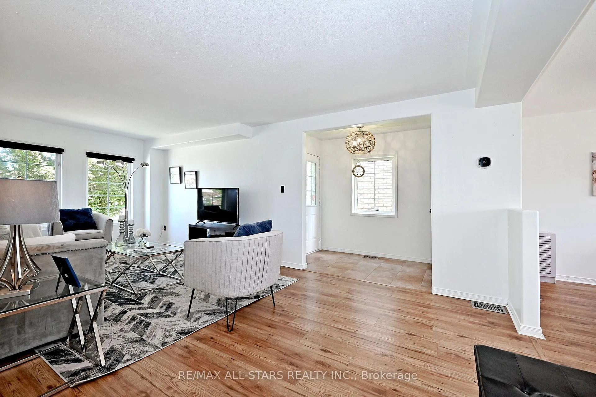 Photo 5 of 647 Trailview Drive, Peterborough, Ashburnham Ward 4 — HOMEH