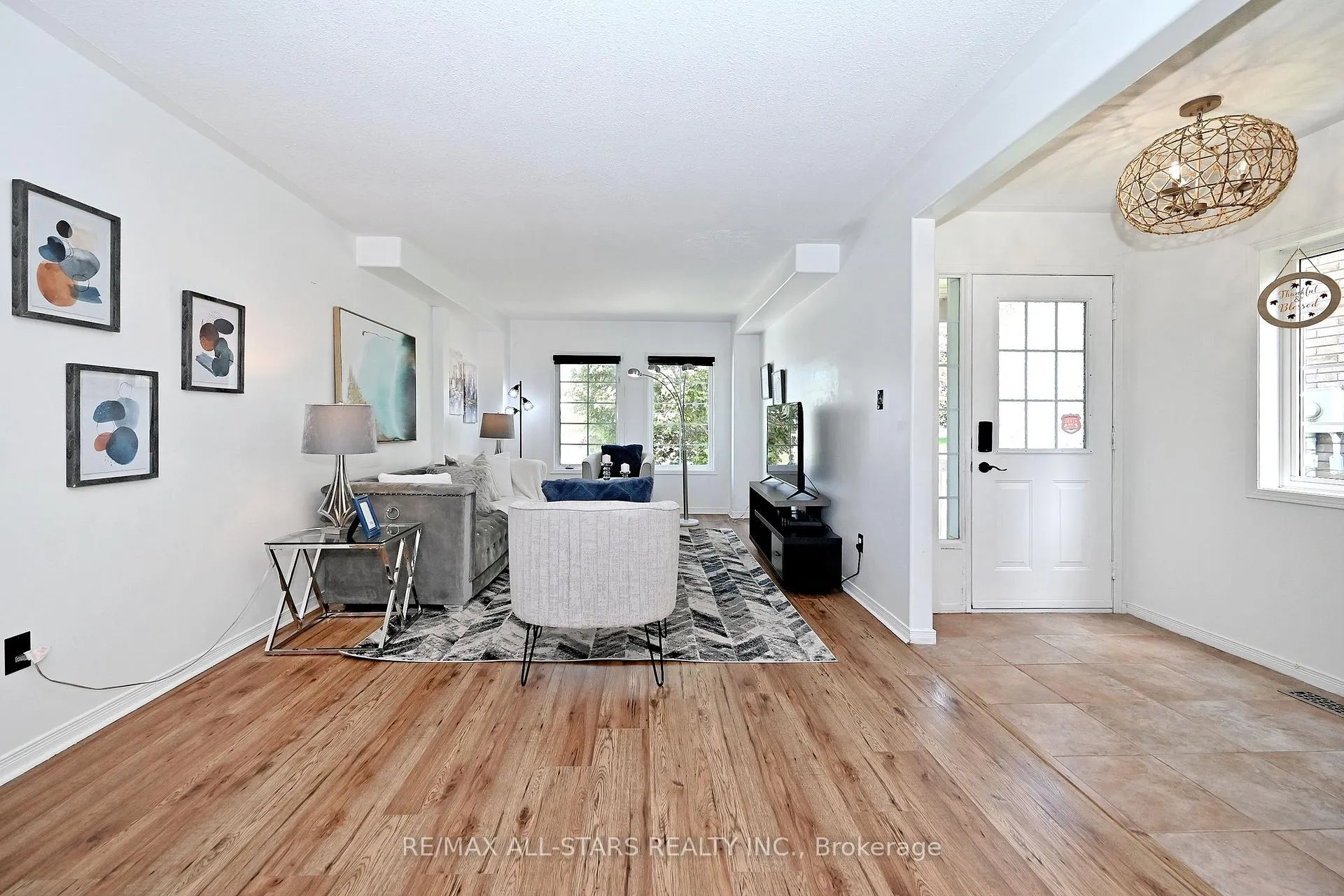 Photo 6 of 647 Trailview Drive, Peterborough, Ashburnham Ward 4 — HOMEH