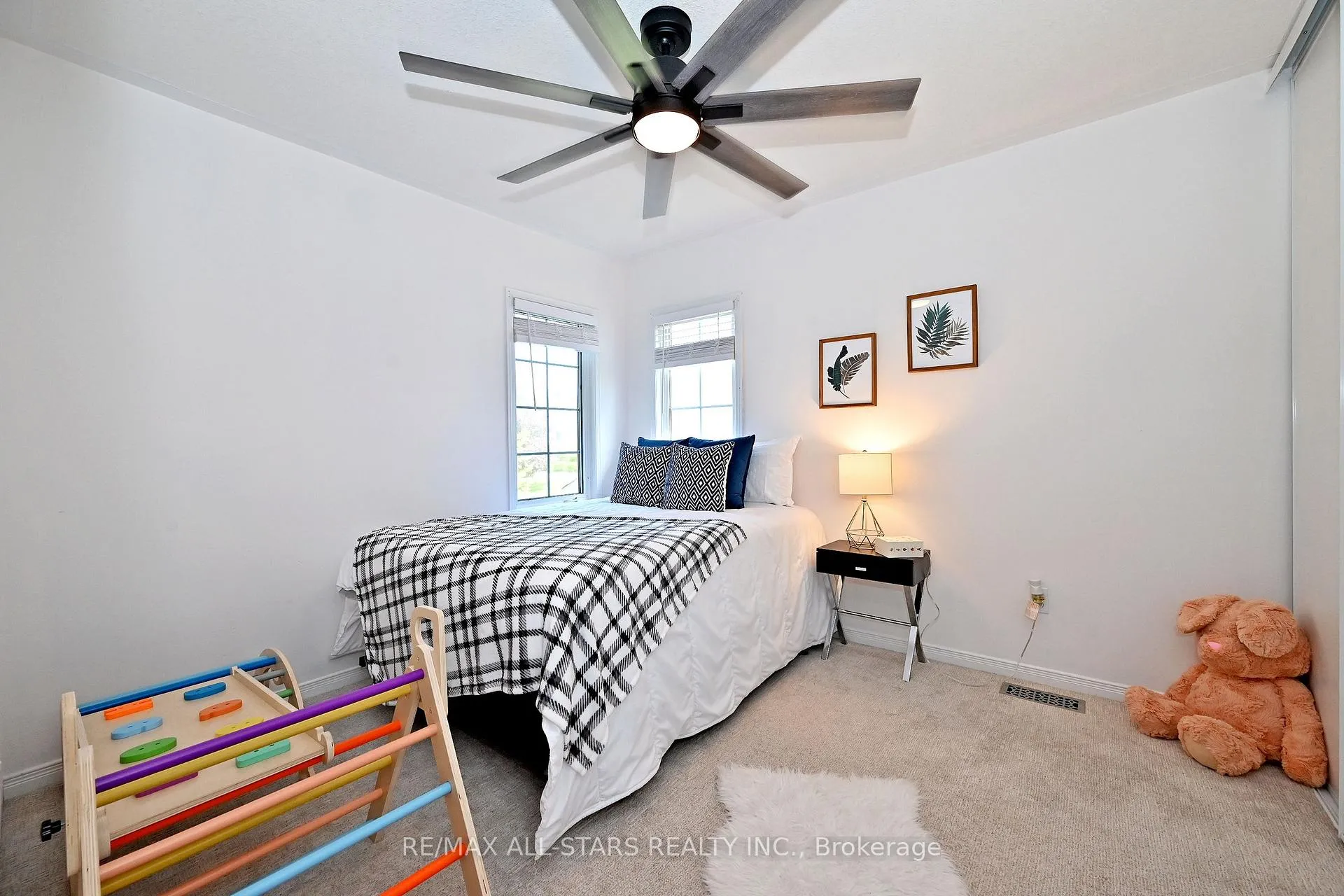 Photo 39 of 647 Trailview Drive, Peterborough, Ashburnham Ward 4 — HOMEH